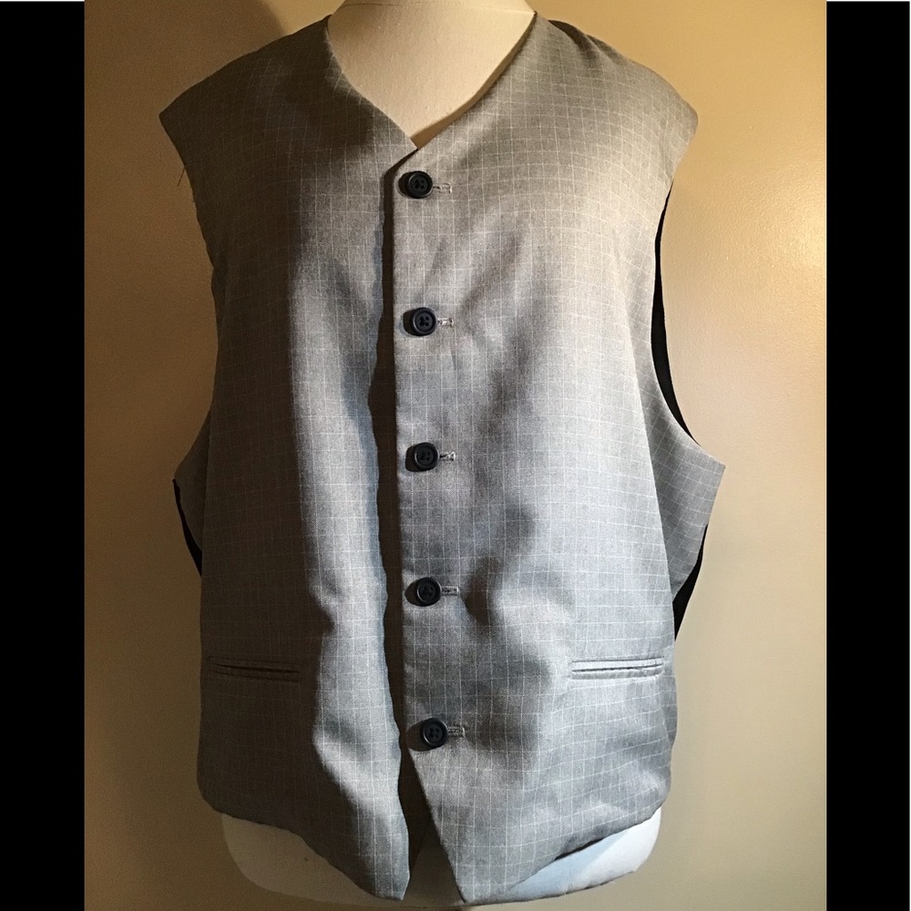Men’s size large tall city streets vest